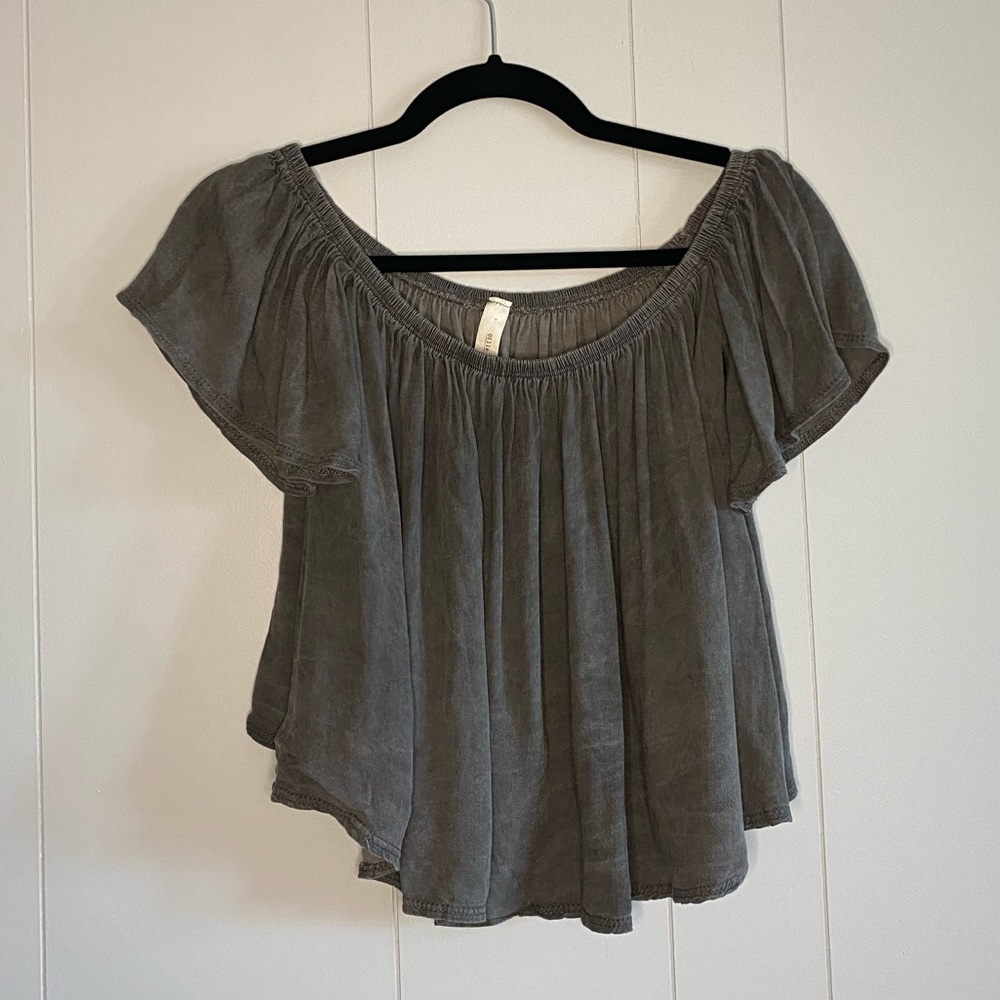Jolie Gray Off the Shoulder Flowy Crop